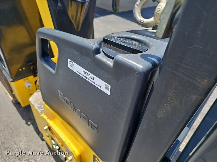 image for item NX9053 2014 Bomag 900-50 double drum vibratory roller