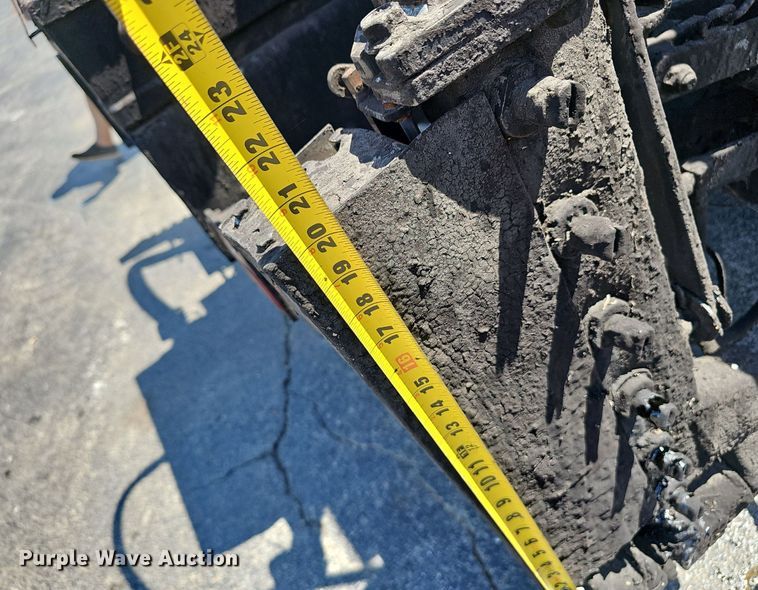 image for item NX9055 1996 Ford F800 oil distributor truck