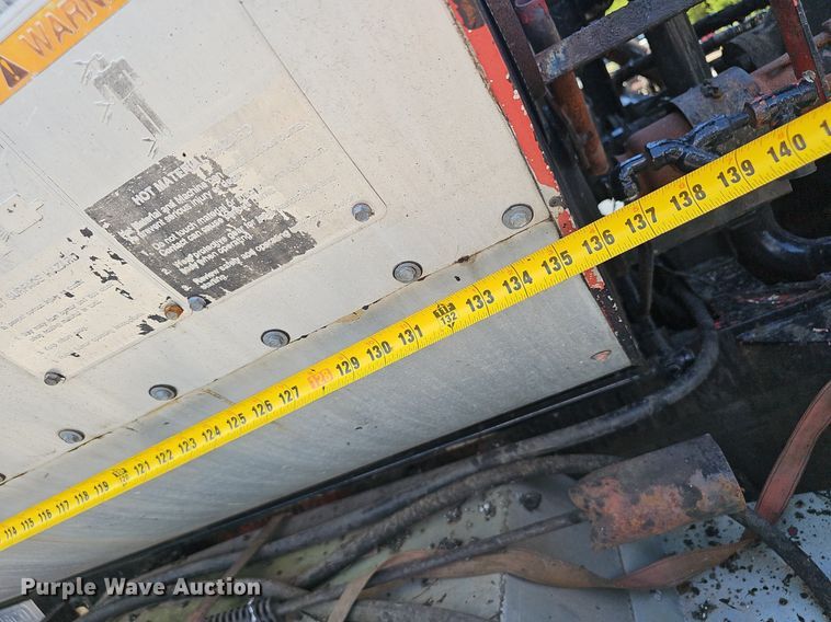 image for item NX9055 1996 Ford F800 oil distributor truck