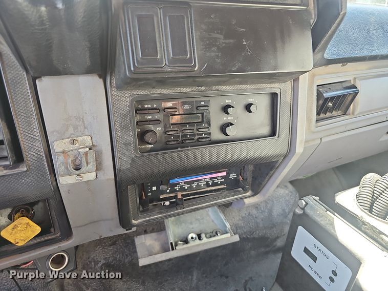 image for item NX9055 1996 Ford F800 oil distributor truck