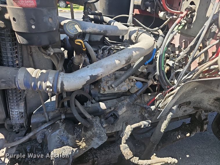 image for item NX9055 1996 Ford F800 oil distributor truck