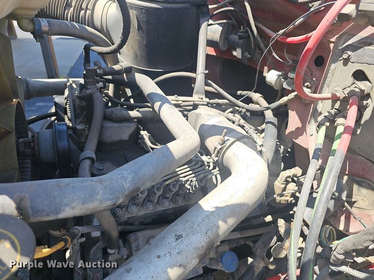 image for item NX9055 1996 Ford F800 oil distributor truck