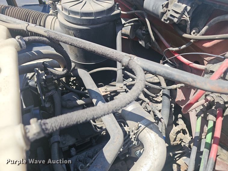 image for item NX9055 1996 Ford F800 oil distributor truck