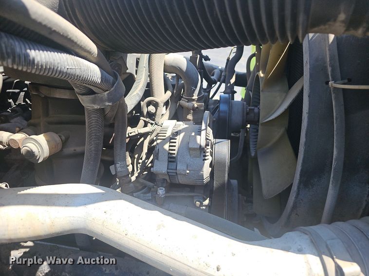 image for item NX9055 1996 Ford F800 oil distributor truck