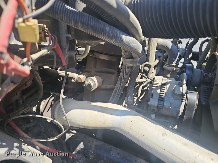 image for item NX9055 1996 Ford F800 oil distributor truck