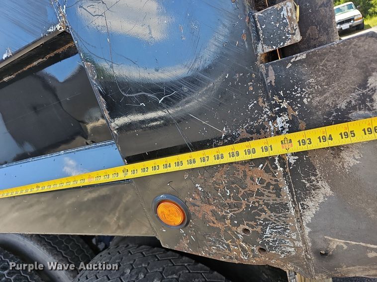 image for item NX9056 2001 Sterling dump truck