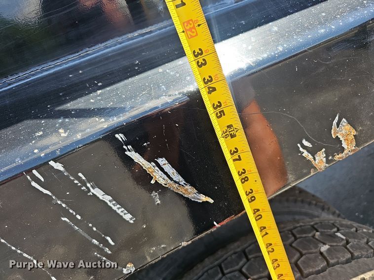 image for item NX9056 2001 Sterling dump truck