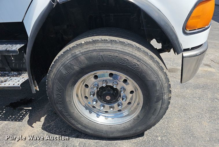 image for item NX9056 2001 Sterling dump truck