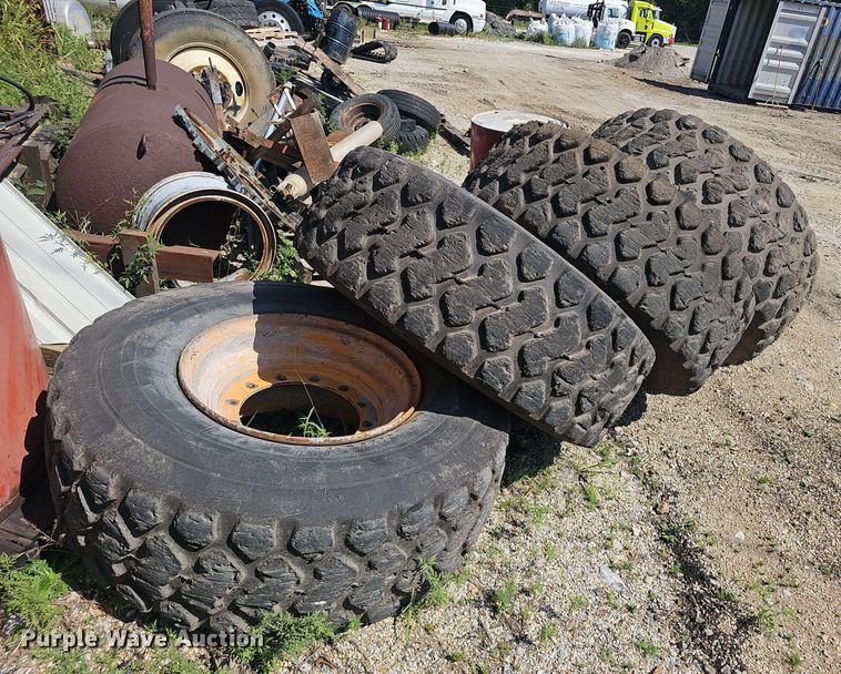 image for item NX9068 (4) 17.5R25 tires and wheels