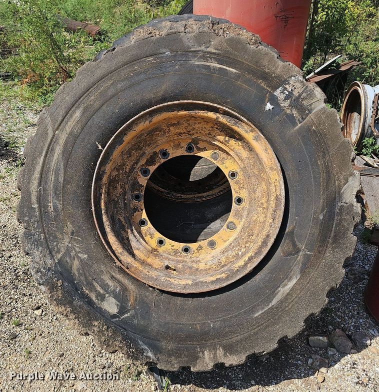 image for item NX9068 (4) 17.5R25 tires and wheels