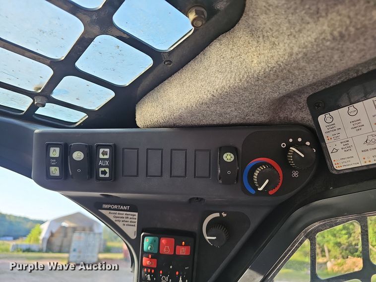 image for item NX9088 2020 John Deere  331G tracked skid steer loader