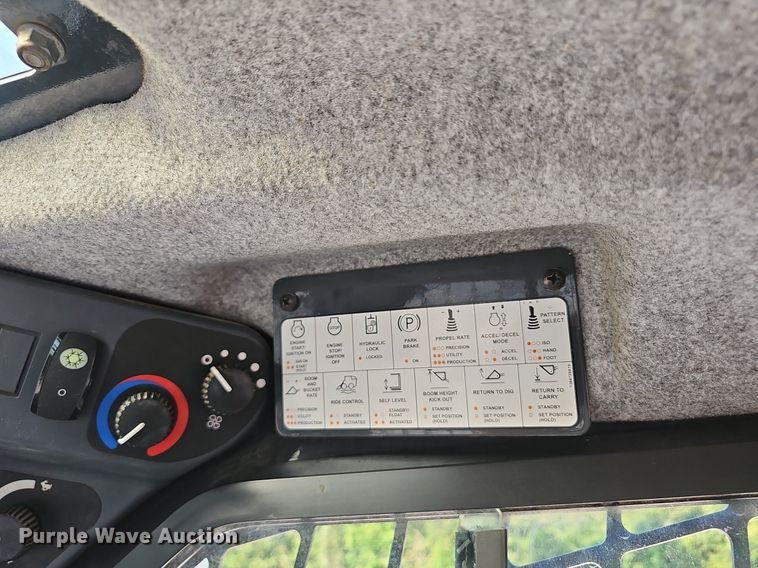 image for item NX9088 2020 John Deere  331G tracked skid steer loader