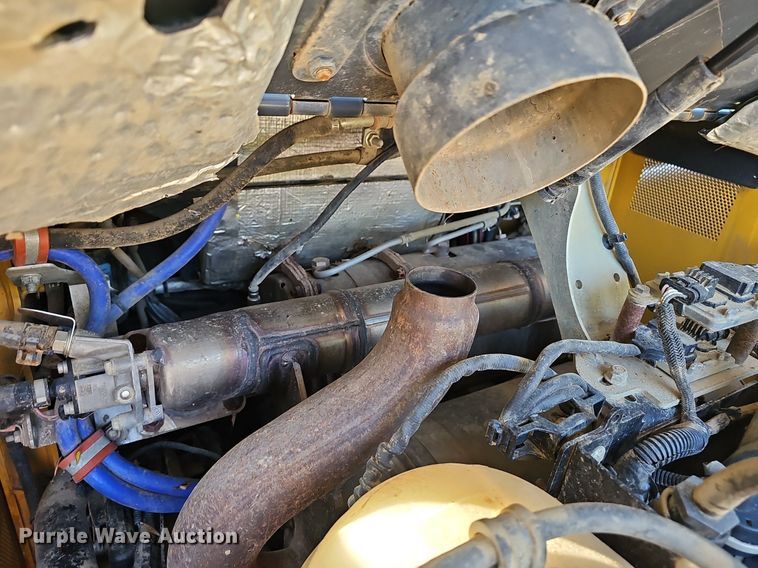 image for item NX9088 2020 John Deere  331G tracked skid steer loader