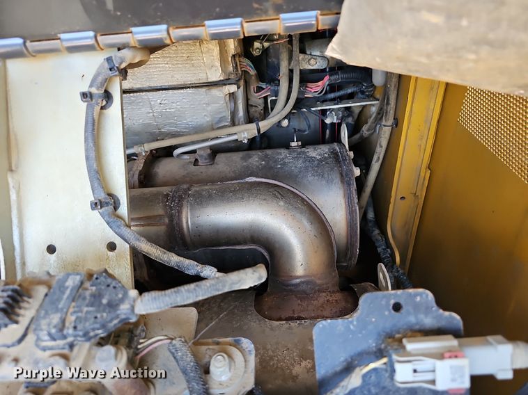 image for item NX9088 2020 John Deere  331G tracked skid steer loader