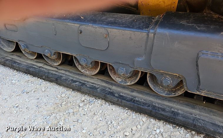 image for item NX9088 2020 John Deere  331G tracked skid steer loader