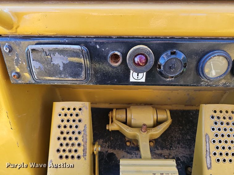 image for item NX9093 1998 Caterpillar  963B track loader