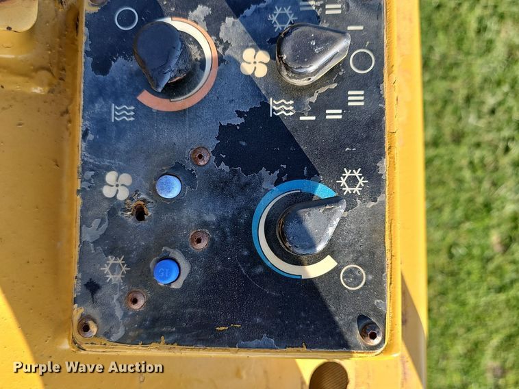 image for item NX9093 1998 Caterpillar  963B track loader