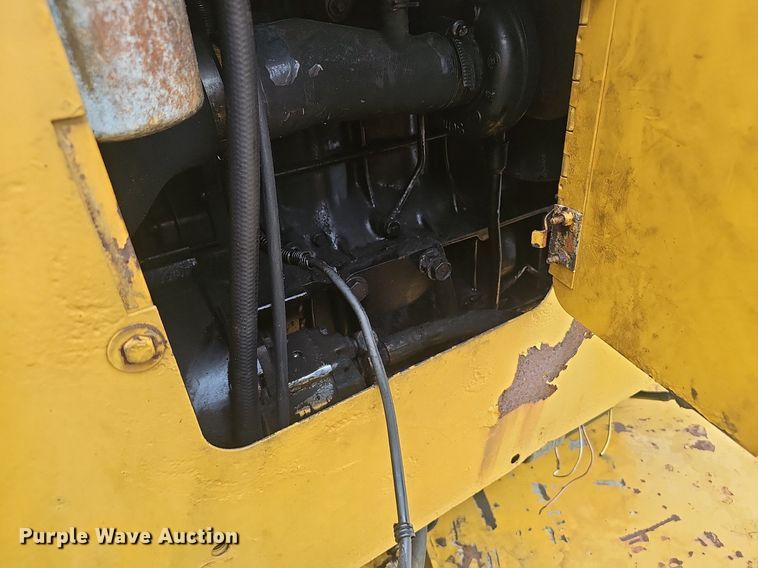 image for item NX9156 Vermeer  SC752 stump grinder