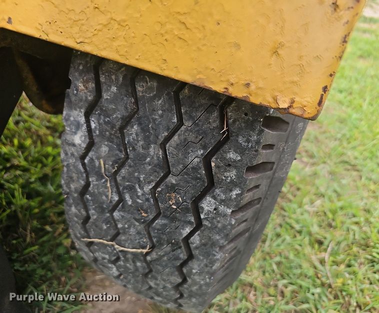 image for item NX9156 Vermeer  SC752 stump grinder