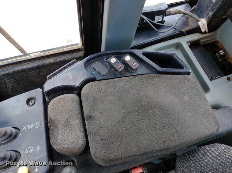 image for item NY9426 2010 Caterpillar 966H wheel loader