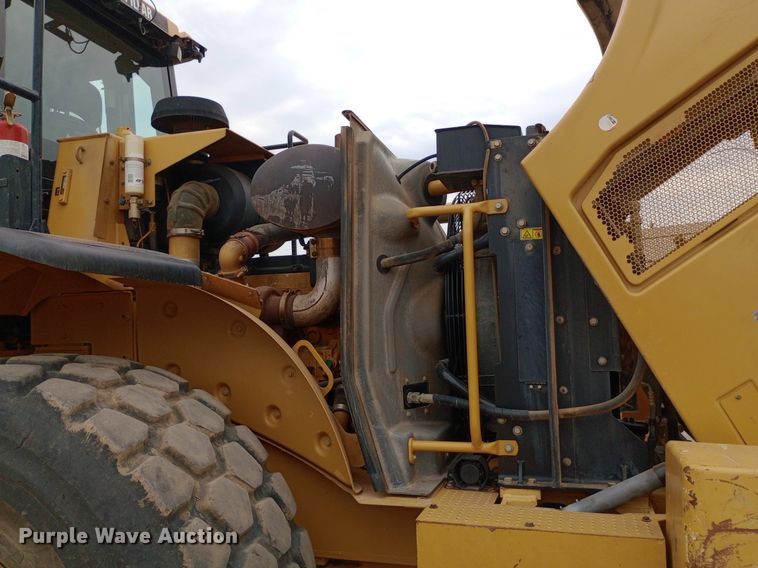 image for item NY9426 2010 Caterpillar 966H wheel loader