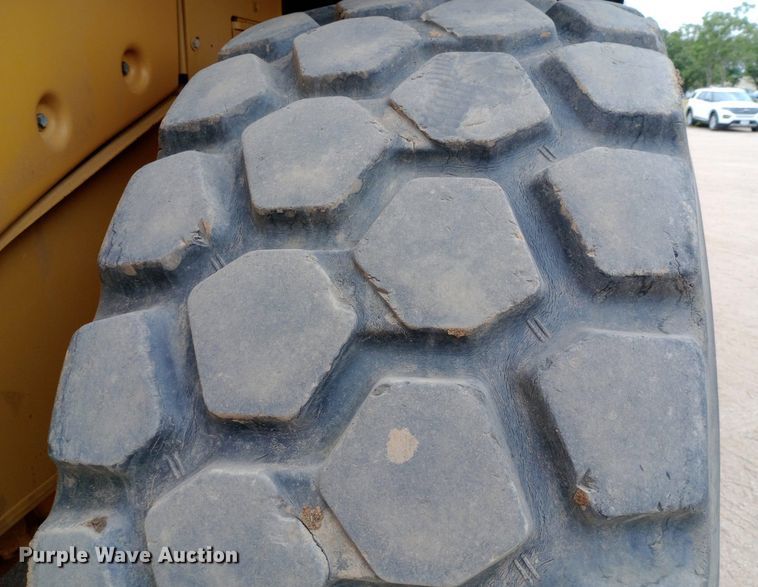 image for item NY9426 2010 Caterpillar 966H wheel loader