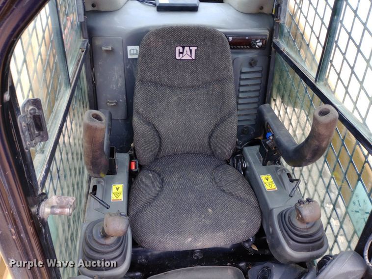 image for item NY9428 2016 Caterpillar 289D skid steer loader