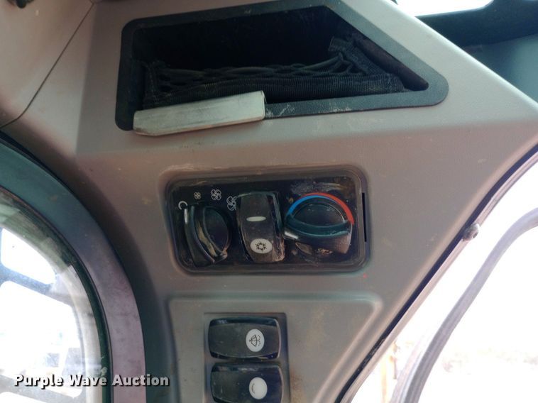 image for item NY9428 2016 Caterpillar 289D skid steer loader