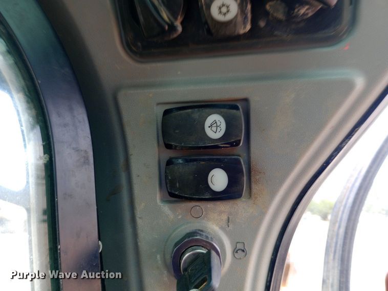 image for item NY9428 2016 Caterpillar 289D skid steer loader