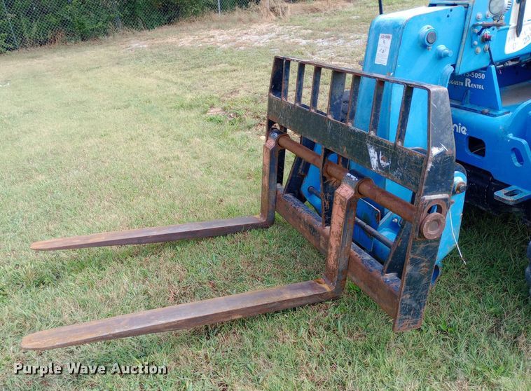 image for item NY9438 2013 Genie GTH-5519 telehandler