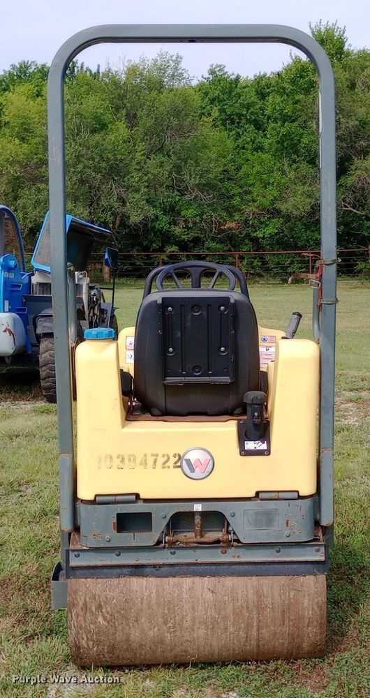 image for item NY9439 2015 Wacker Neuson RD12 double drum vibratory roller