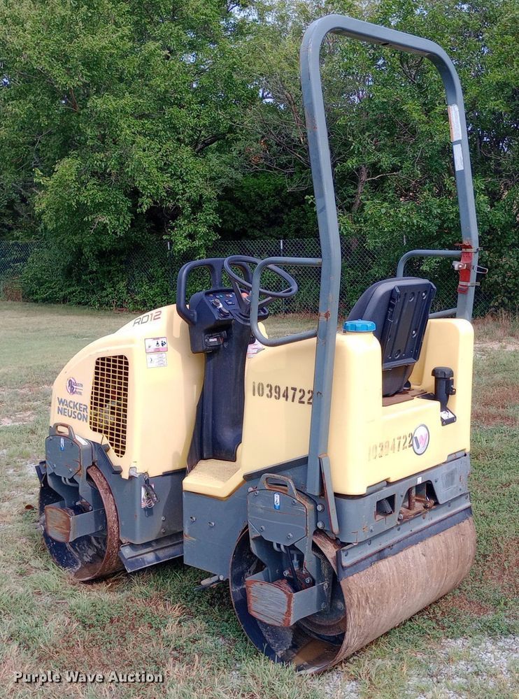 image for item NY9439 2015 Wacker Neuson RD12 double drum vibratory roller
