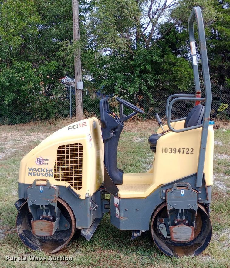 image for item NY9439 2015 Wacker Neuson RD12 double drum vibratory roller