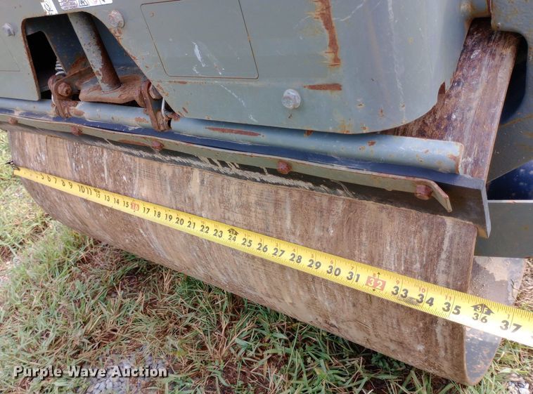 image for item NY9439 2015 Wacker Neuson RD12 double drum vibratory roller