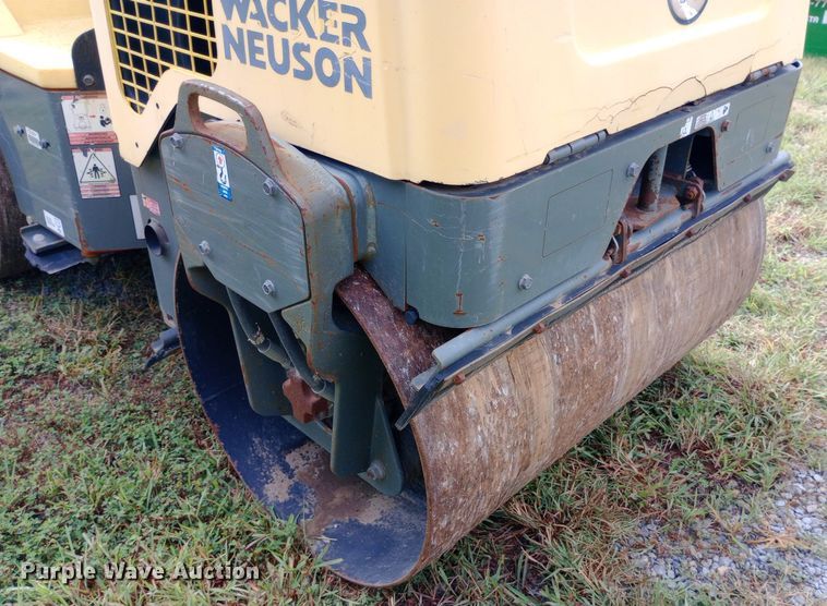 image for item NY9439 2015 Wacker Neuson RD12 double drum vibratory roller