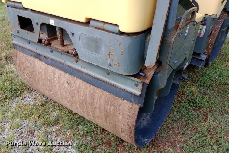 image for item NY9439 2015 Wacker Neuson RD12 double drum vibratory roller
