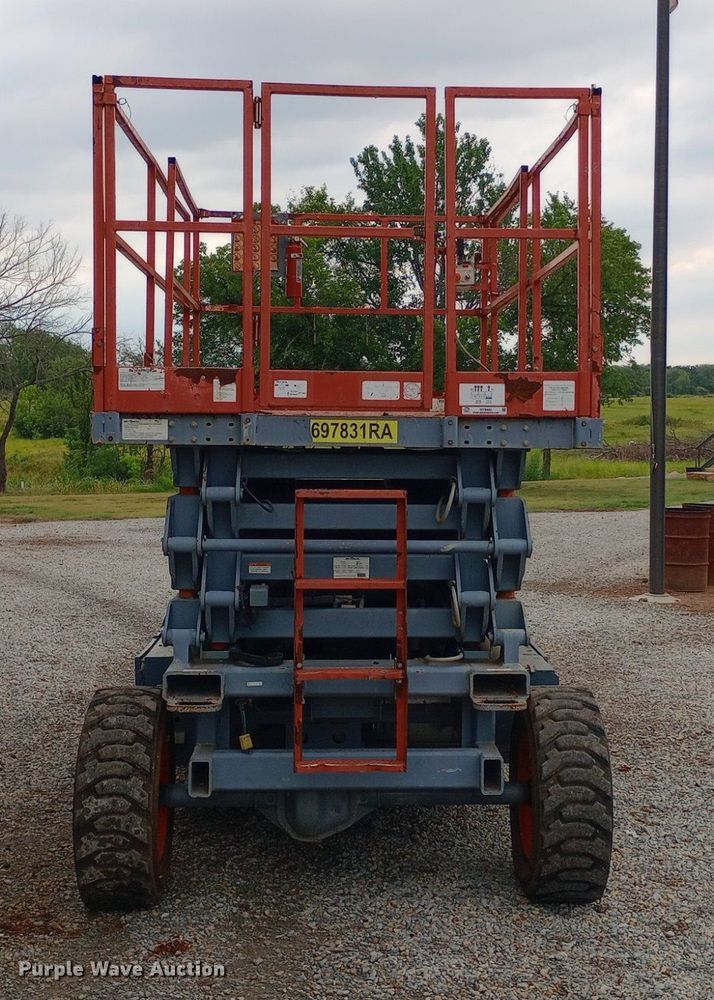 image for item NY9443 2003 Skyjack  SJ7135 scissor lift