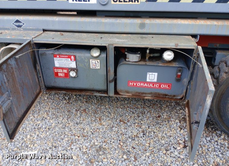 image for item NY9443 2003 Skyjack  SJ7135 scissor lift