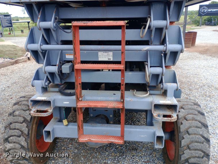 image for item NY9443 2003 Skyjack  SJ7135 scissor lift