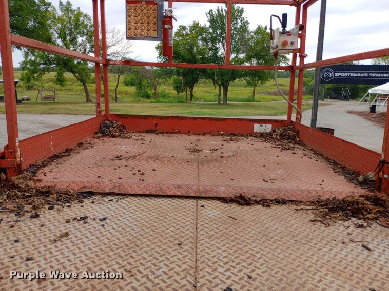 image for item NY9443 2003 Skyjack  SJ7135 scissor lift