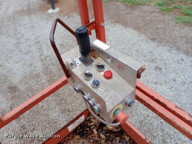 image for item NY9443 2003 Skyjack  SJ7135 scissor lift