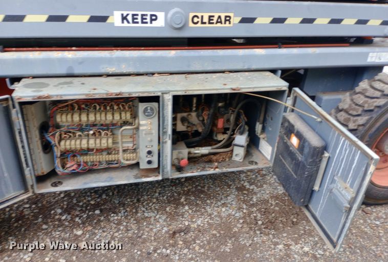 image for item NY9443 2003 Skyjack  SJ7135 scissor lift