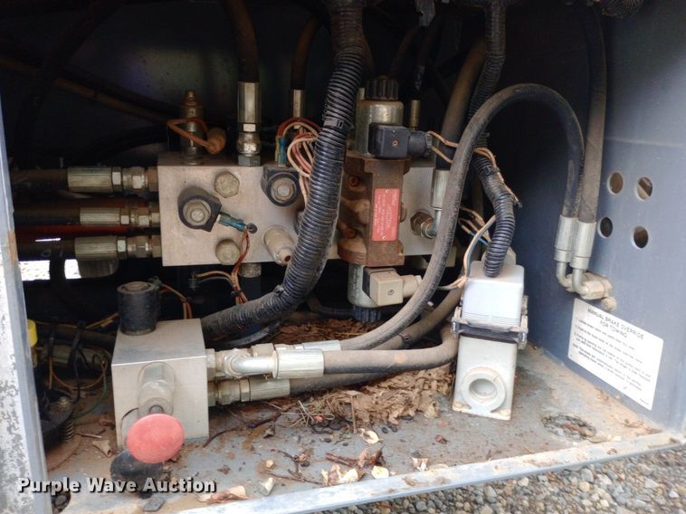 image for item NY9443 2003 Skyjack  SJ7135 scissor lift