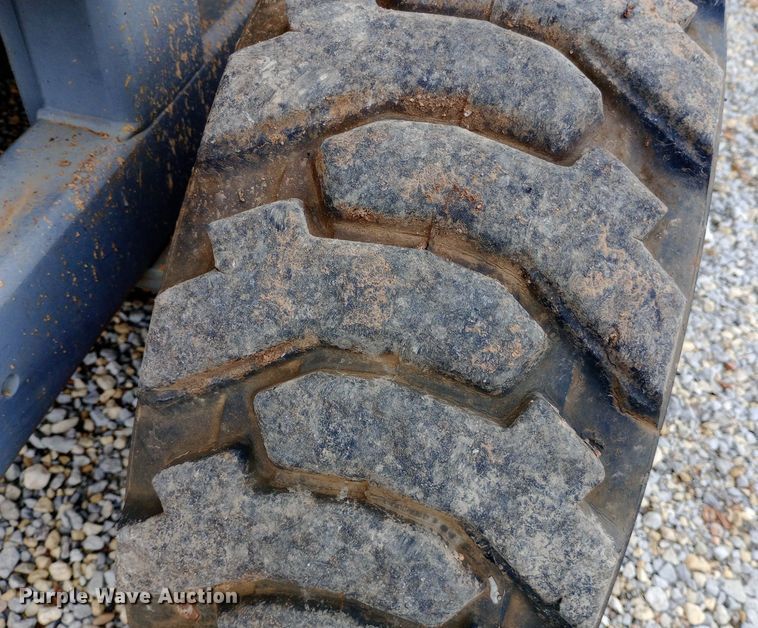 image for item NY9443 2003 Skyjack  SJ7135 scissor lift