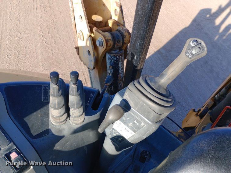 image for item NY9466 2015 Caterpillar  420F2 backhoe
