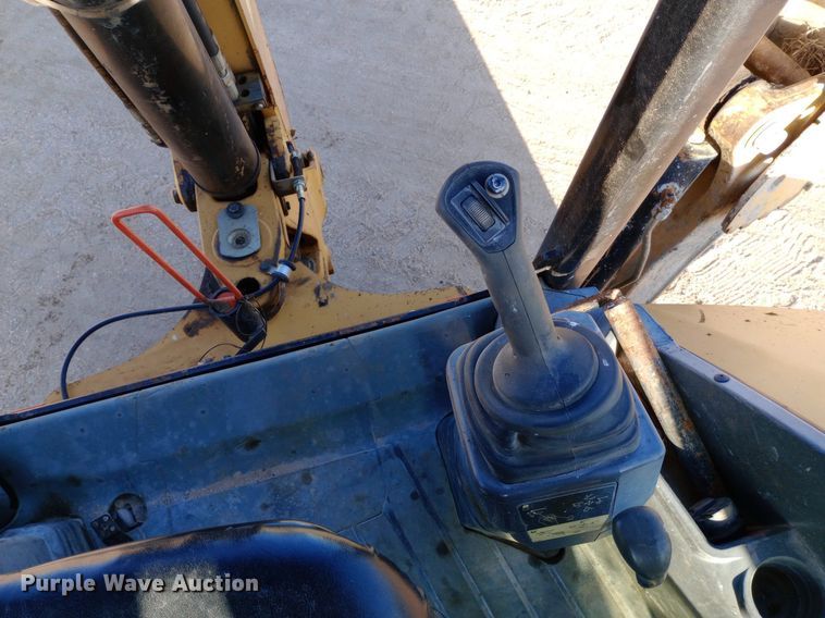 image for item NY9466 2015 Caterpillar  420F2 backhoe