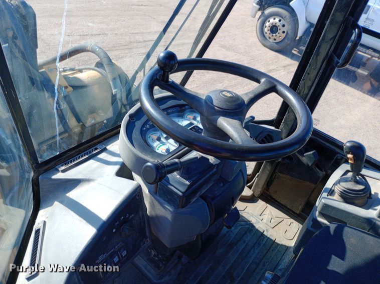 image for item NY9470 2004 Caterpillar  924G wheel loader