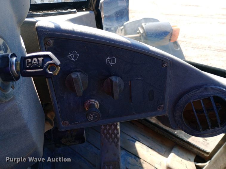 image for item NY9470 2004 Caterpillar  924G wheel loader