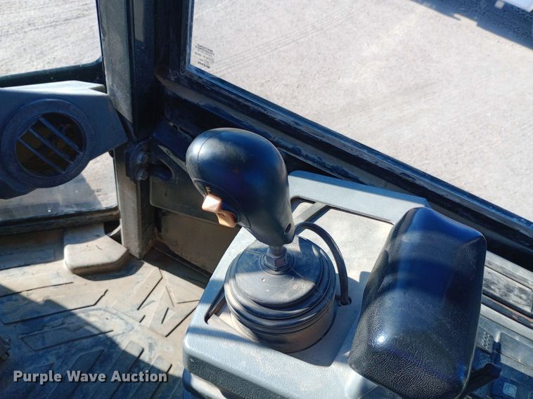 image for item NY9470 2004 Caterpillar  924G wheel loader