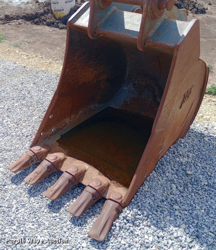 image for item NY9480 John Deere 210G Excavator bucket